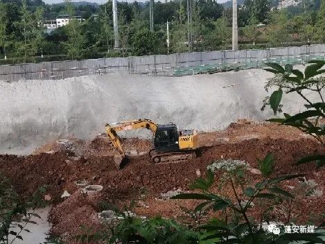 蓬安幸福里小区建设工程施工持续进行中